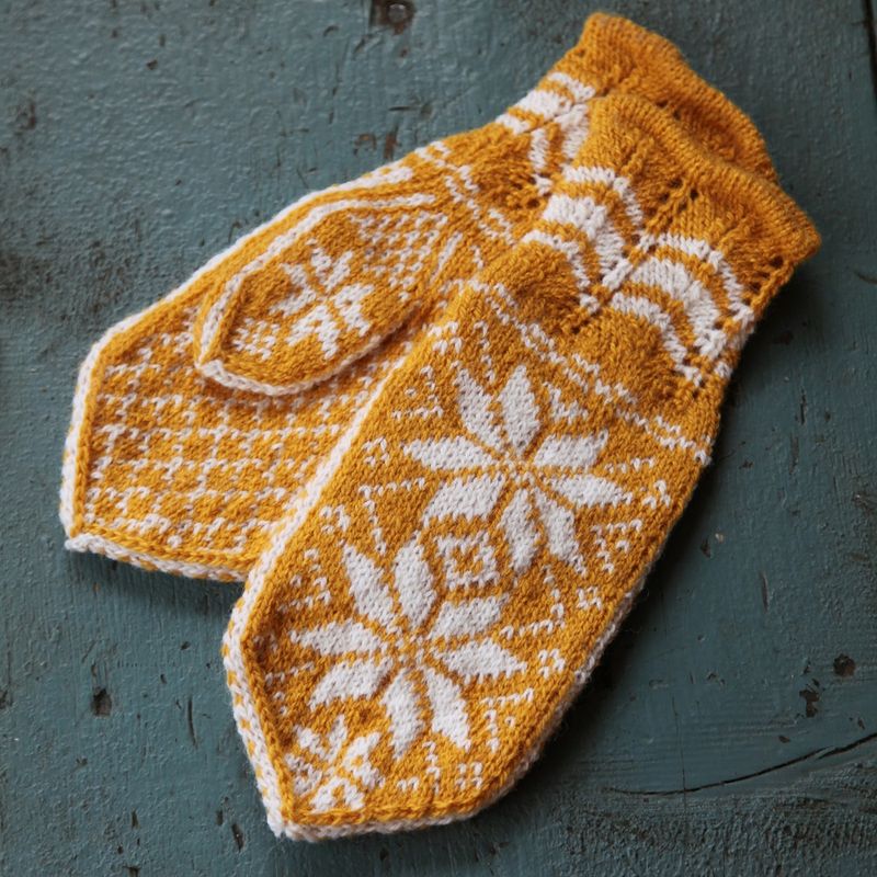Rosevotter gule - Rose mittens yarn kit ENG + NOR pattern