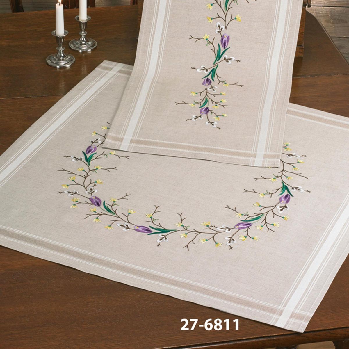 Påtegnet duk vårbukett - plattsøm 80x80 cm - broderipakke 