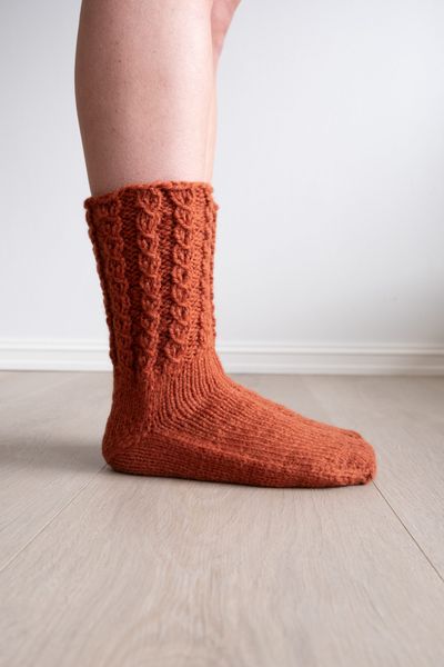 Hovedbilde Heimekos sokker NO + ENG strikkepakke