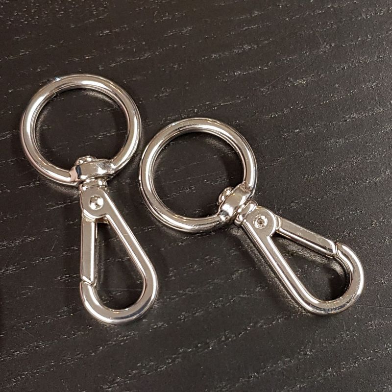 Carabinkrok 20 mm med ringfeste krom 